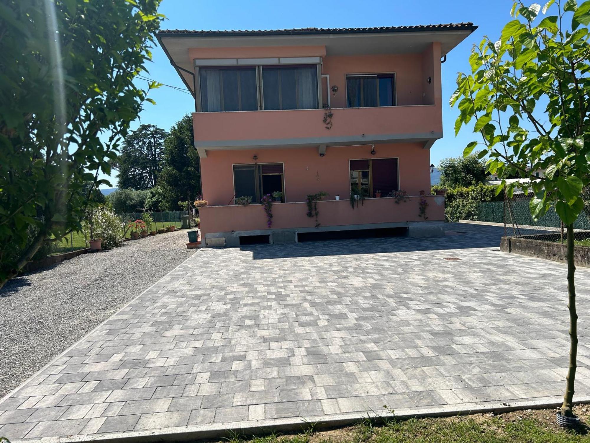 Apartamento Albi'S House,Terrazza ,Wi-Fi, Parcheggio, Ac Lucca Exterior foto